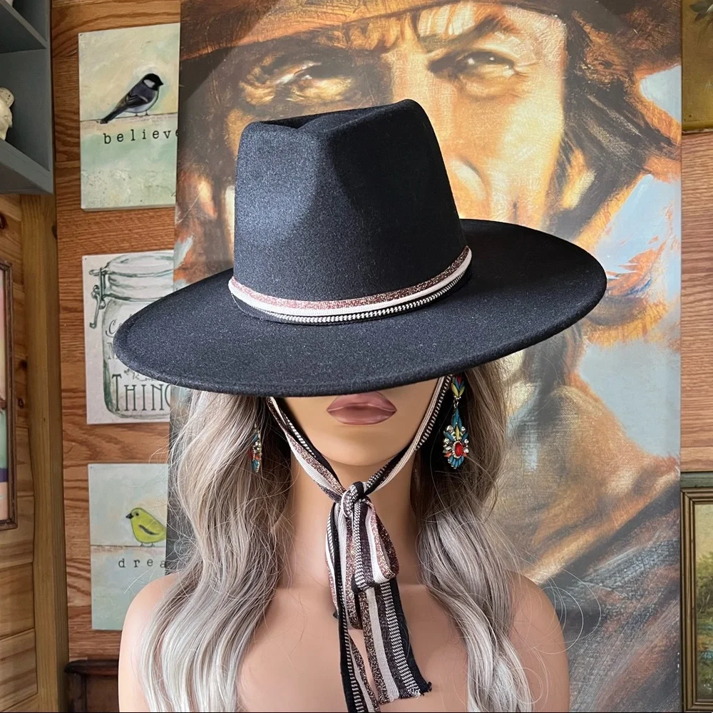 Black Ribboned Rancher - Picture 1 of 12